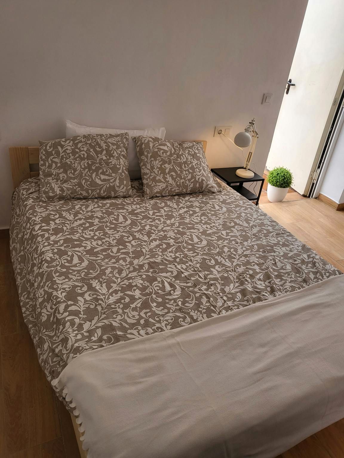 Habitación de Piso para compartir en  Sevilla Capital con Aire acondicionado, Calefacción y Amueblado