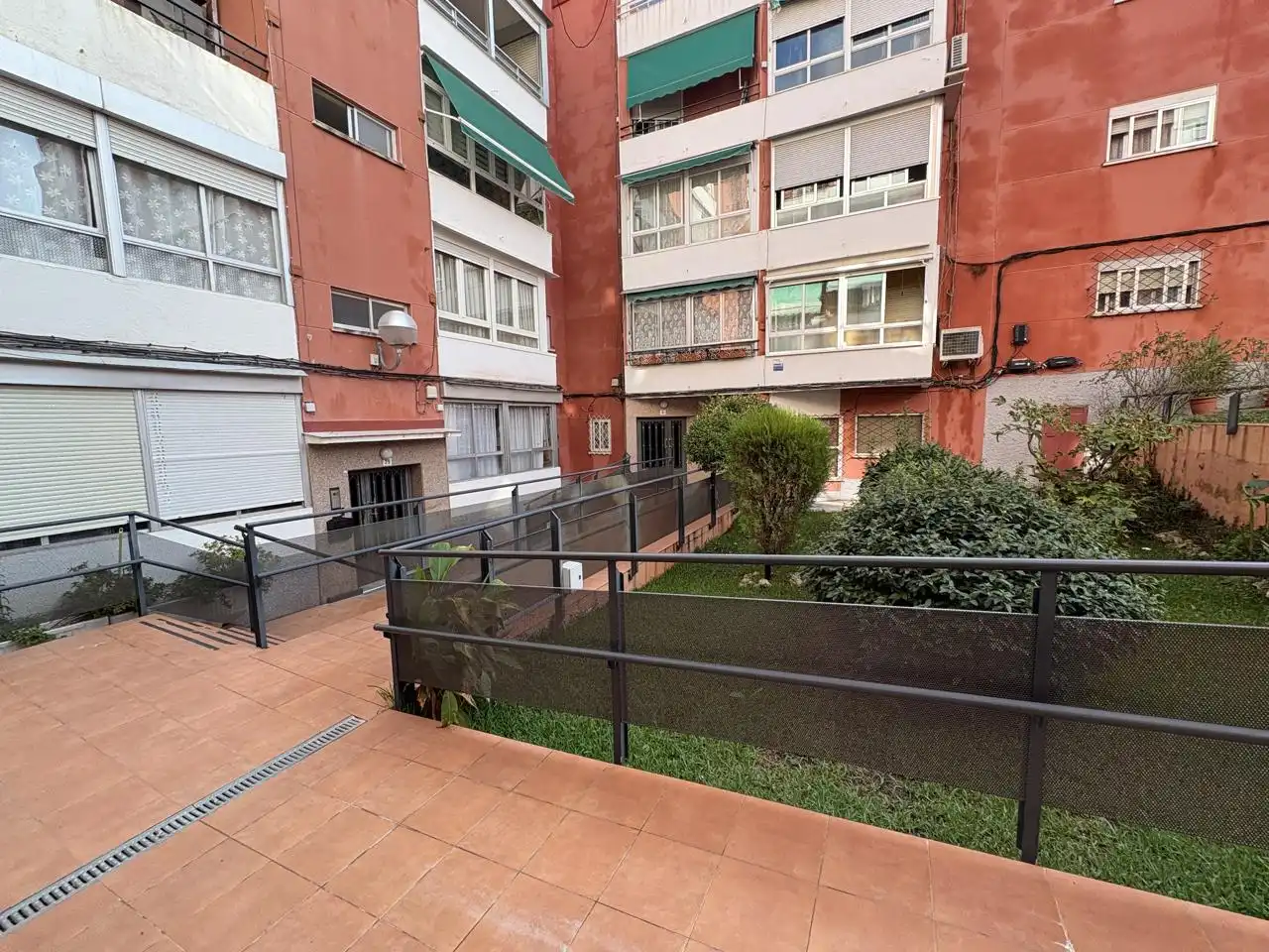 Exterior view of Ground floor for sale in Hortaleza