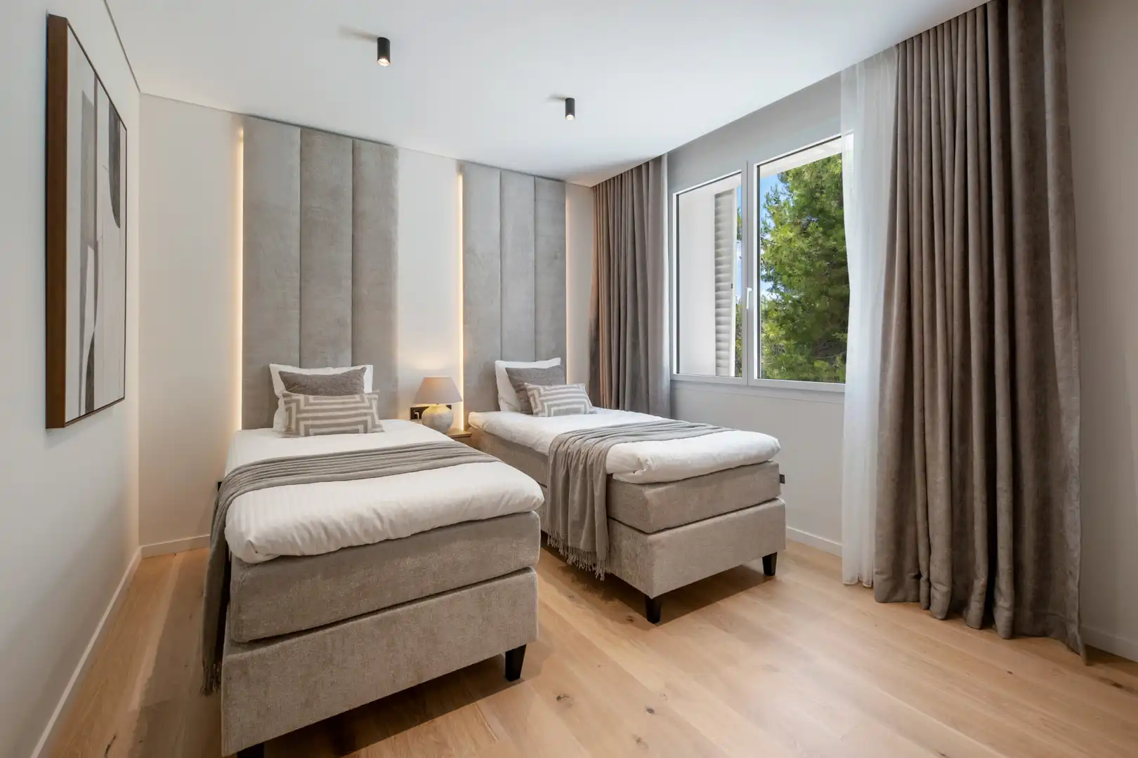 Schlafzimmer von Dachboden zum Verkauf in Marbella mit Klimaanlage, Terrasse und Schwimmbad