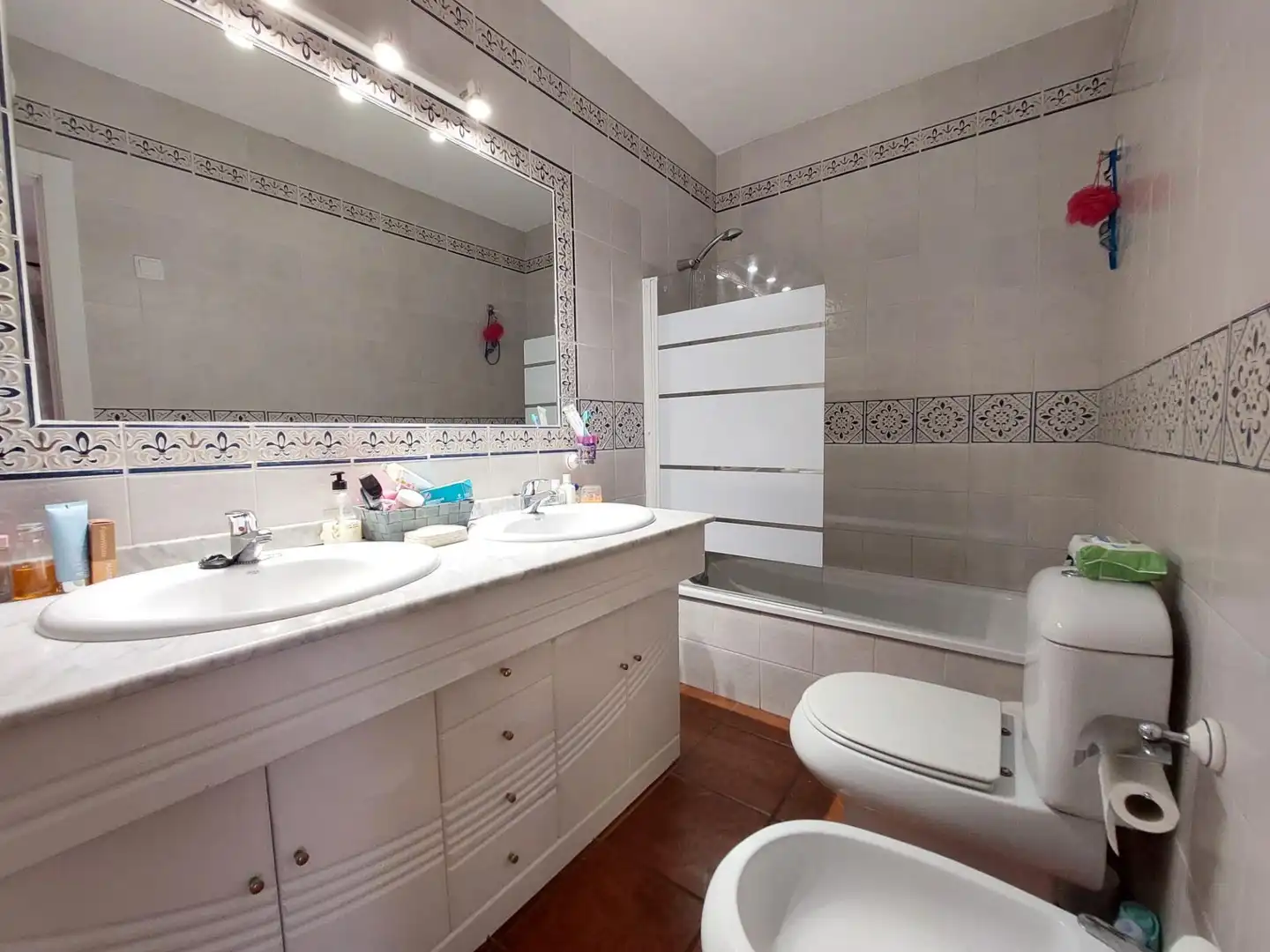 Bathroom of Detached homes for sale in Benahavís  with Air Conditioner, Heating and Private garden