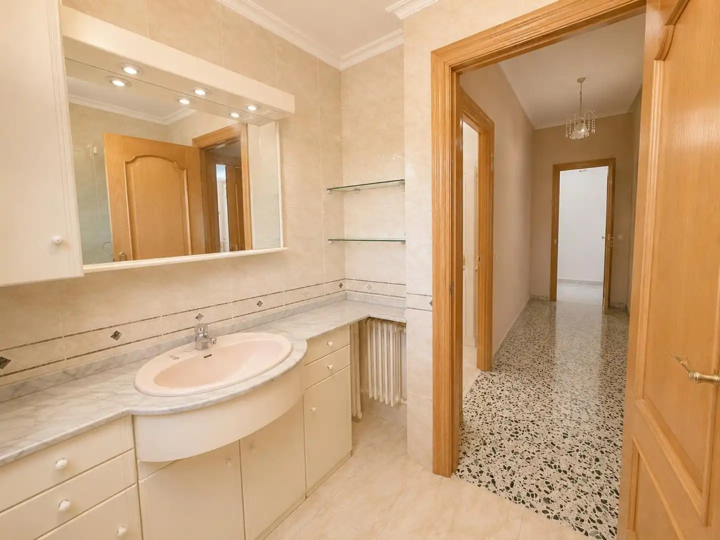 Badezimmer von Gebäude zum Verkauf in Toreno