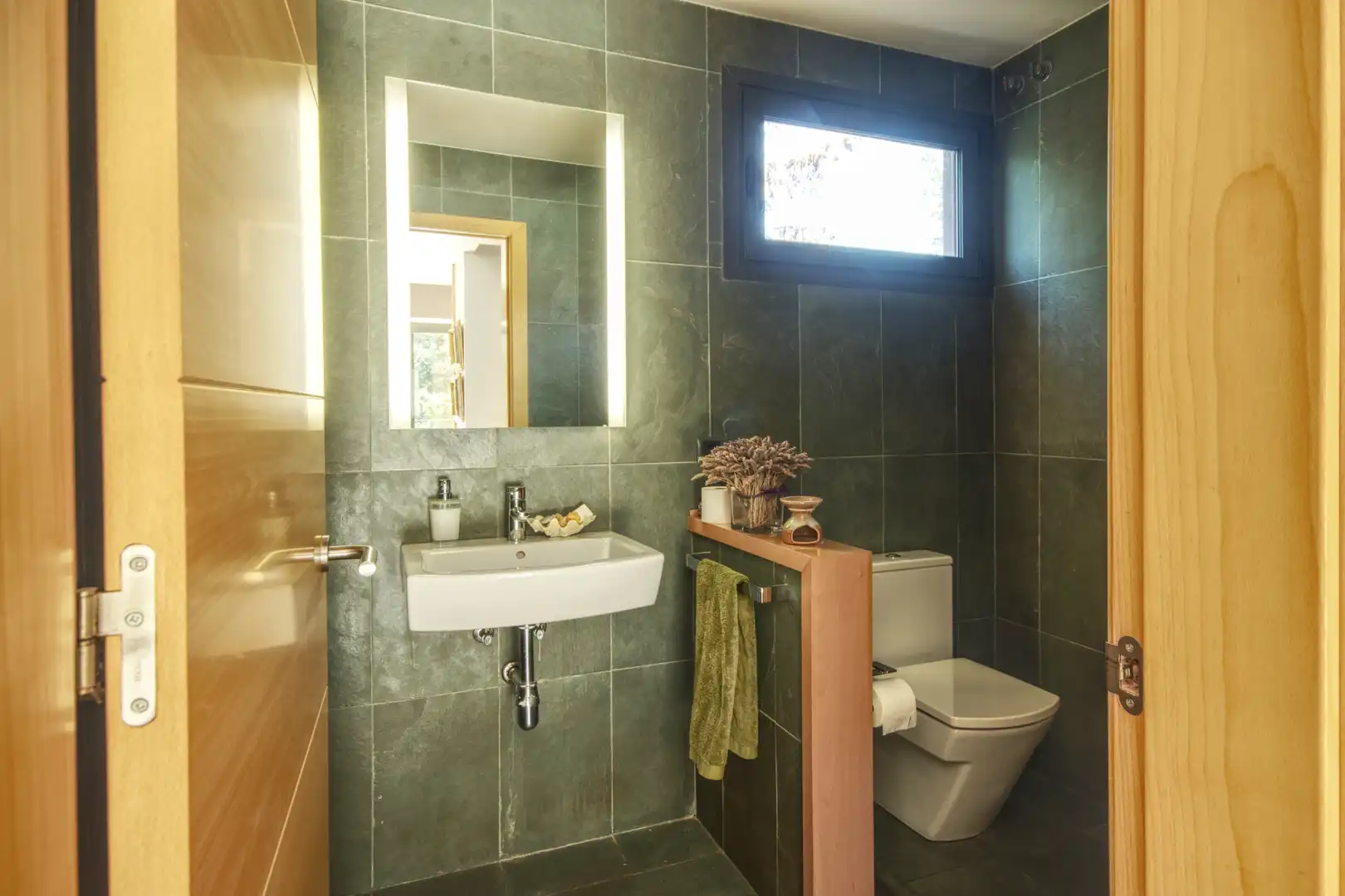 Badezimmer von Haus oder Chalet zum Verkauf in Sant Cugat del Vallès mit Klimaanlage, Heizung und Privatgarten