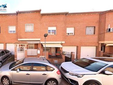 Haus mit Garten zum Verkauf in Calle de Granada
