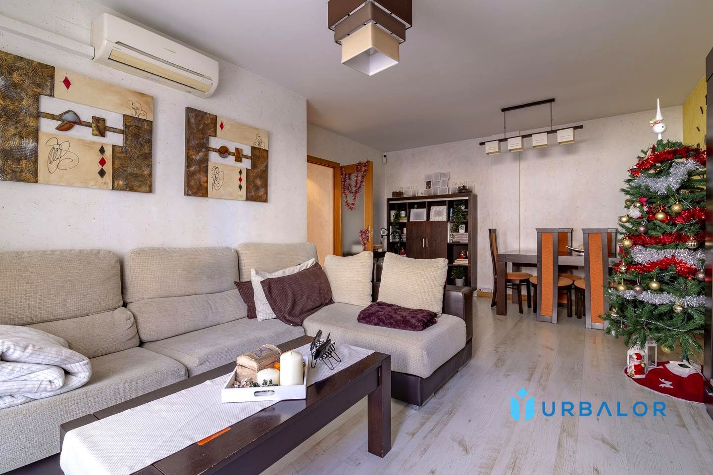 Sala d'estar de Pis en venda en Parla amb Aire condicionat, Calefacció i Terrassa