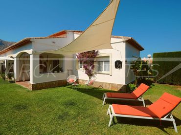 Bungalow with pool for sale in Beniarbeig