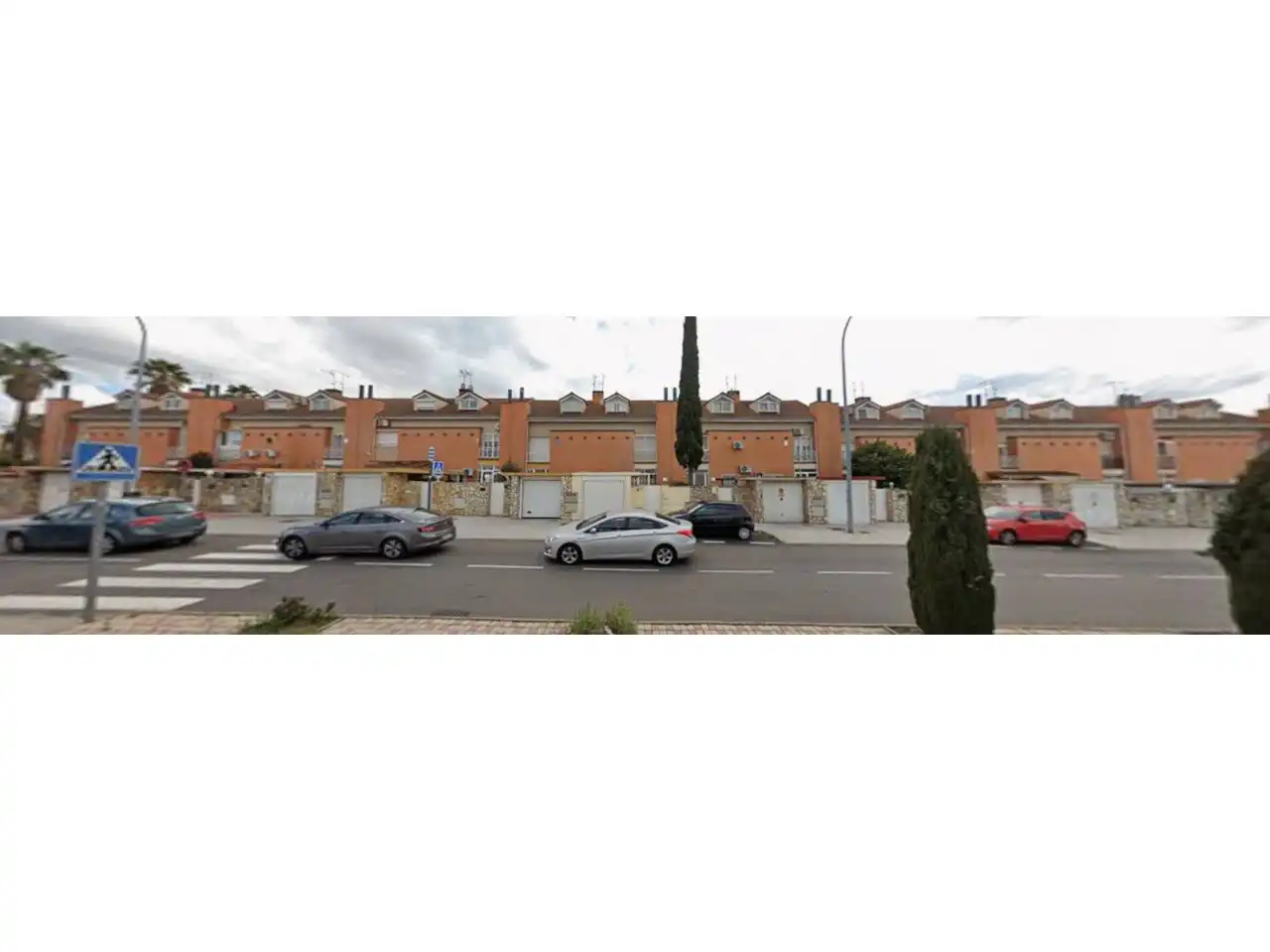 Vista exterior de Casa adosada en venta en Parla
