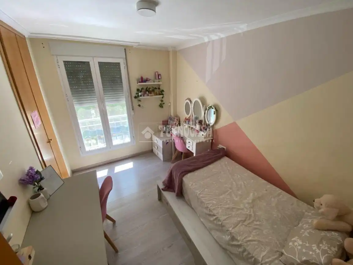 Habitación de Piso en venta en Paterna con Aire acondicionado, Terraza y Balcón