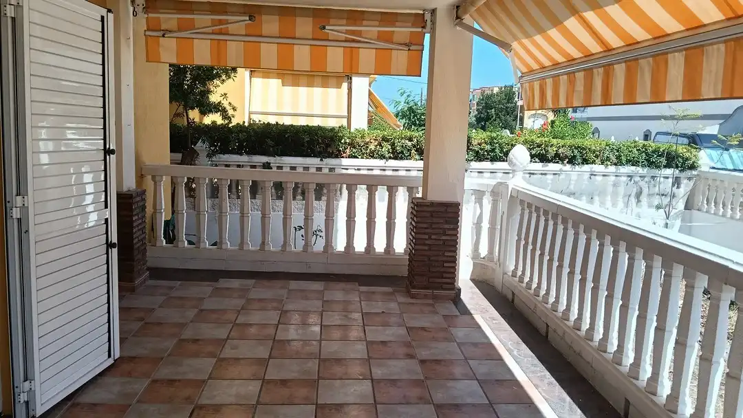 Terrasse von Wohnungen zum Verkauf in Xeraco mit Klimaanlage, Privatgarten und Terrasse