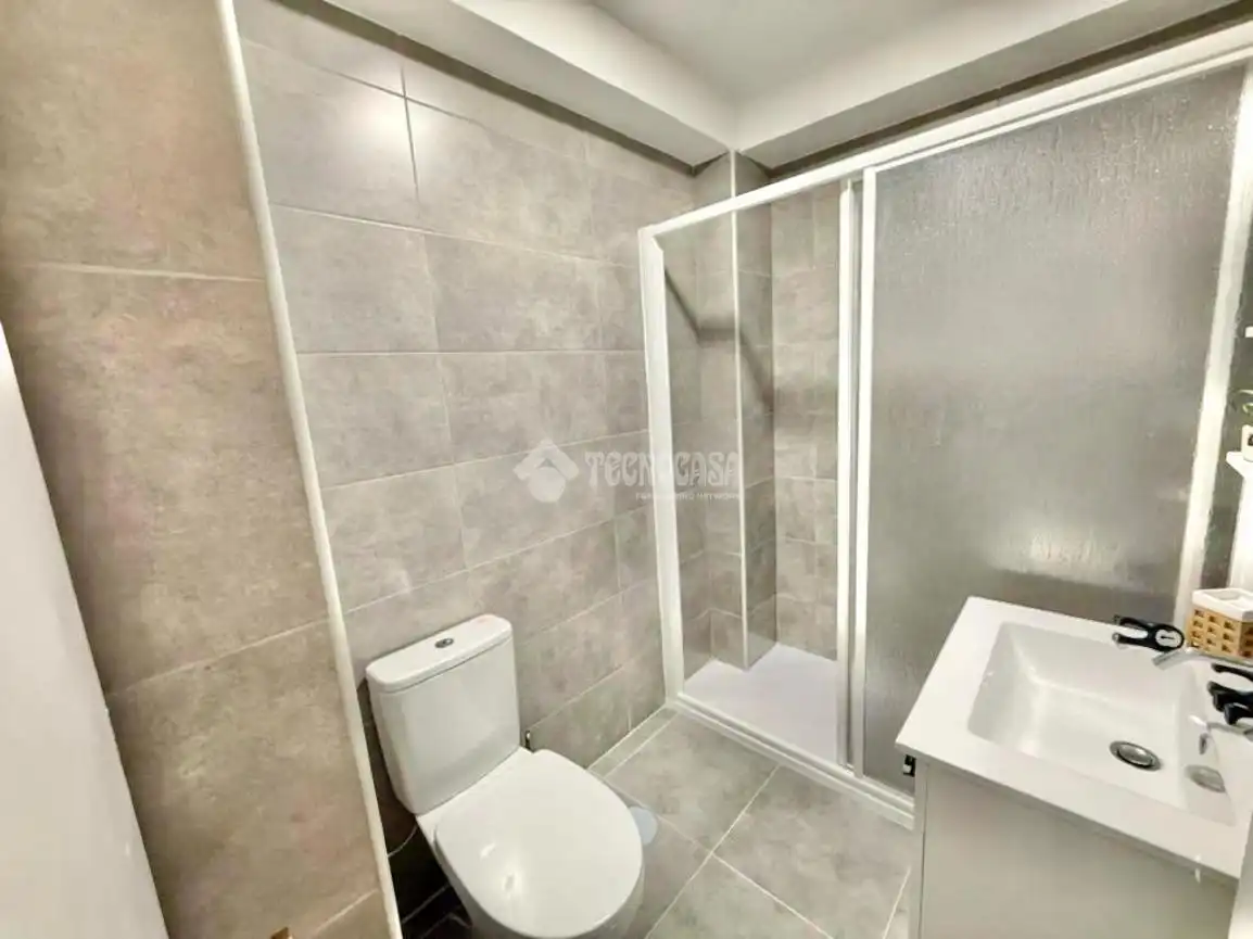 Baño de Piso de alquiler en Aranjuez con Calefacción y Terraza