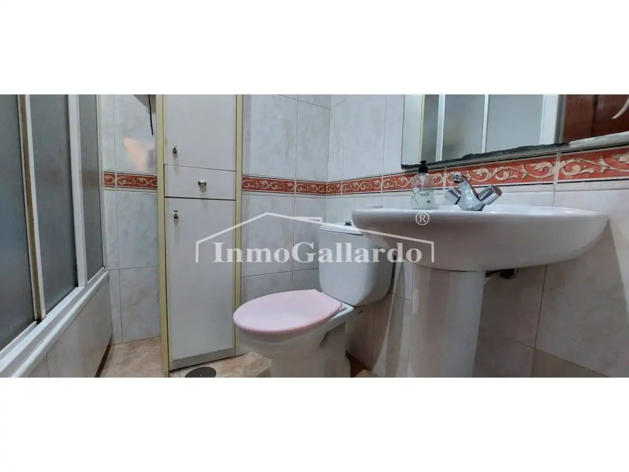 Bathroom of Flat for sale in Málaga  with Air Conditioner, Furnished and Balcony