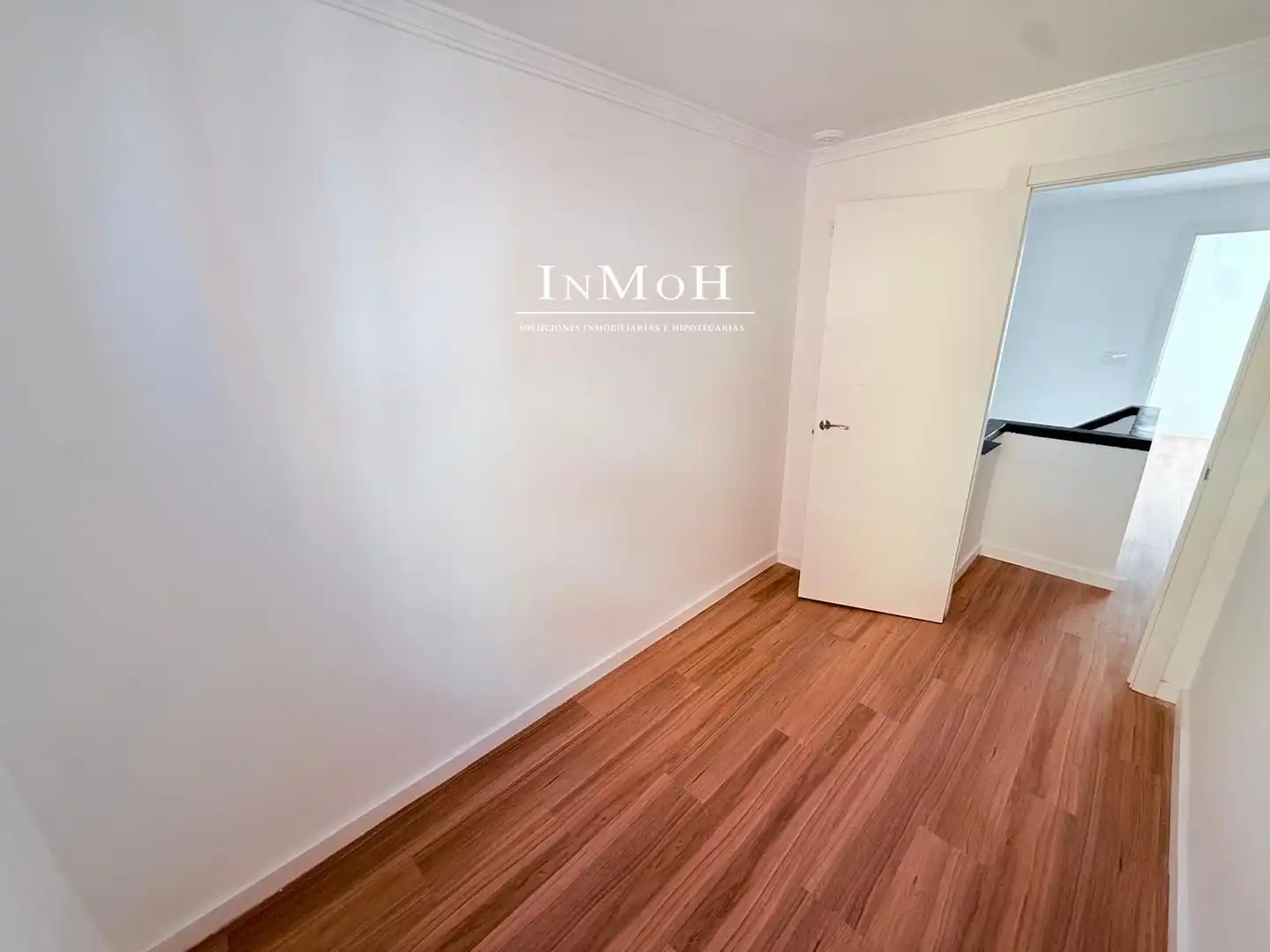 Habitación de Casa adosada en venta en San Fernando con Balcón y Alarma