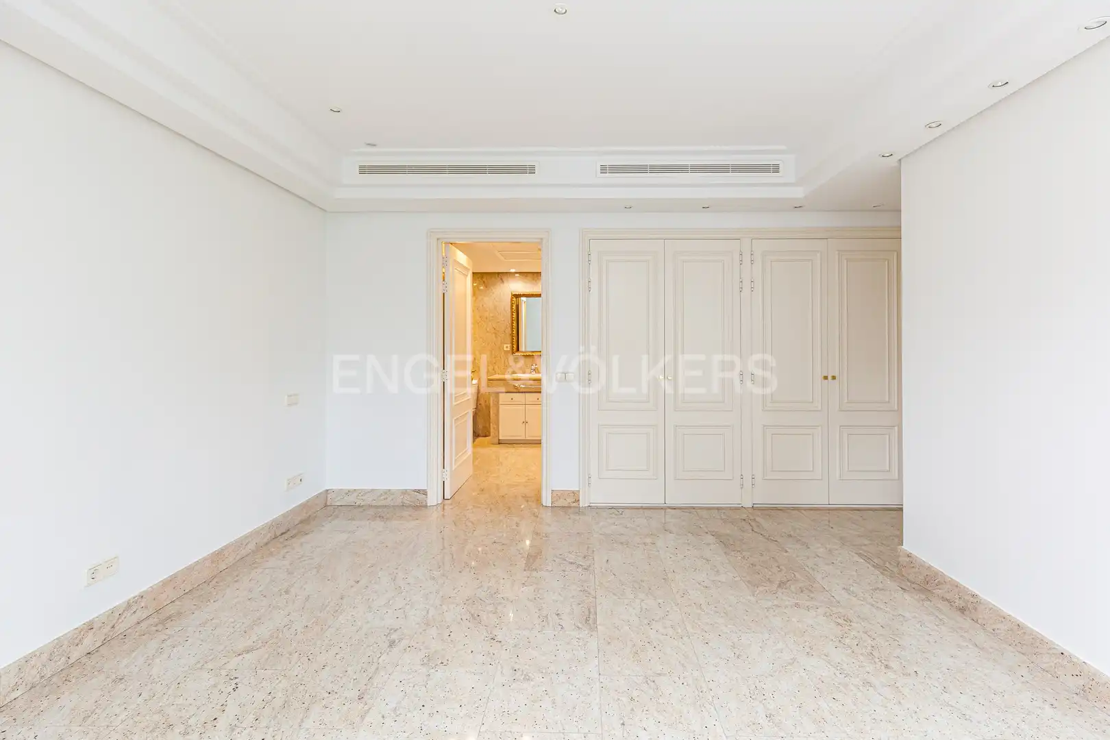 Wohnung zur Miete in Madrid mit Klimaanlage, Heizung und Privatgarten