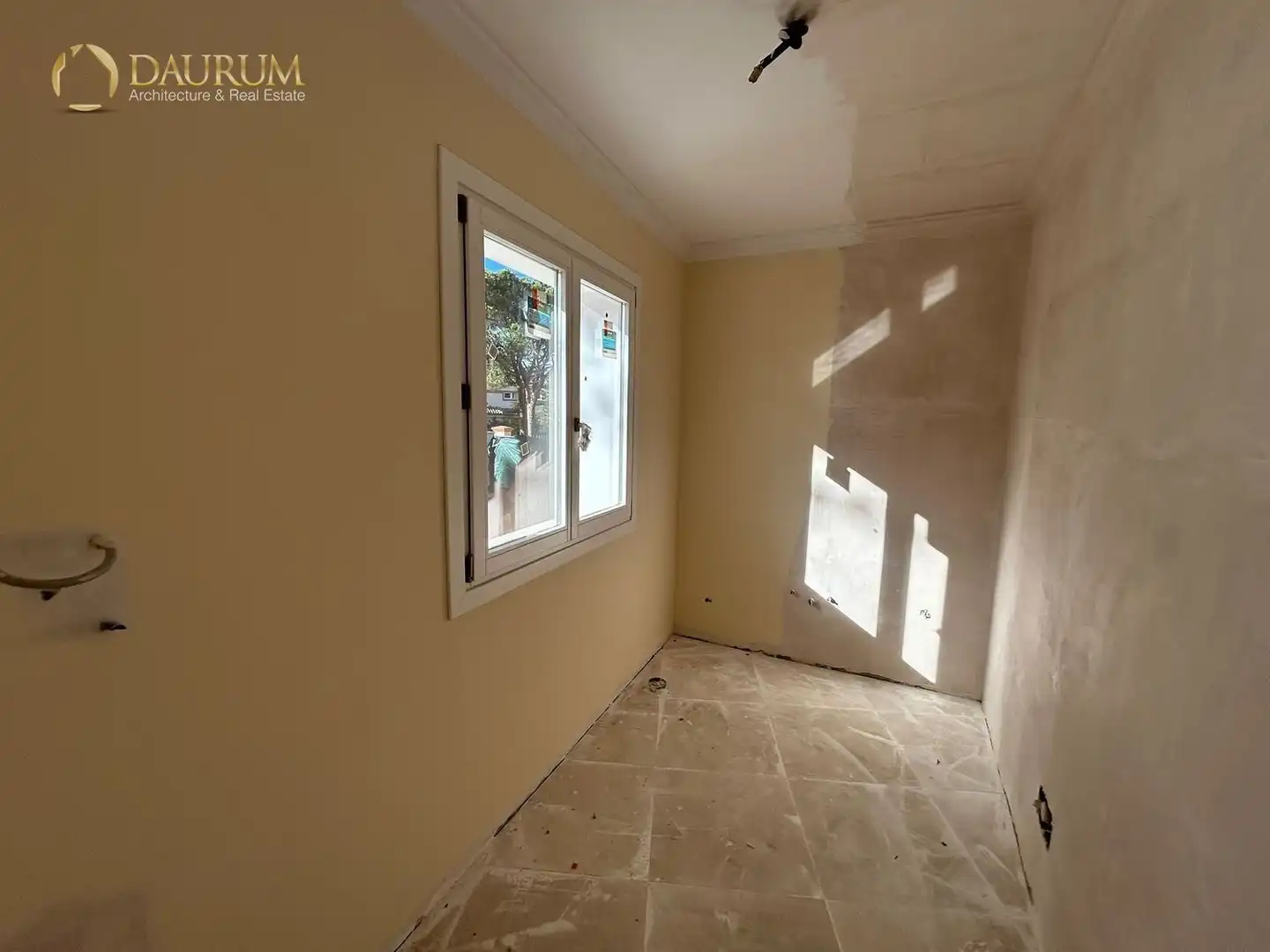 Dormitori de Casa o xalet en venda en Marbella amb Aire condicionat i Jardí privat