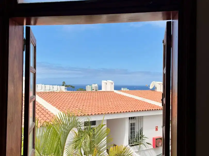 Vista exterior de Apartament en venda en Adeje amb Terrassa, Moblat i Balcó