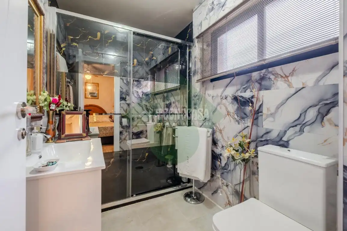 Bathroom of Detached homes for sale in Griñón  with Air Conditioner, Heating and Parquet flooring