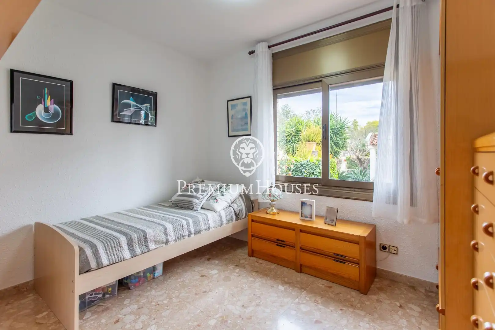 Habitación de Casa o chalet en venta en Badalona con Aire acondicionado, Calefacción y Jardín privado