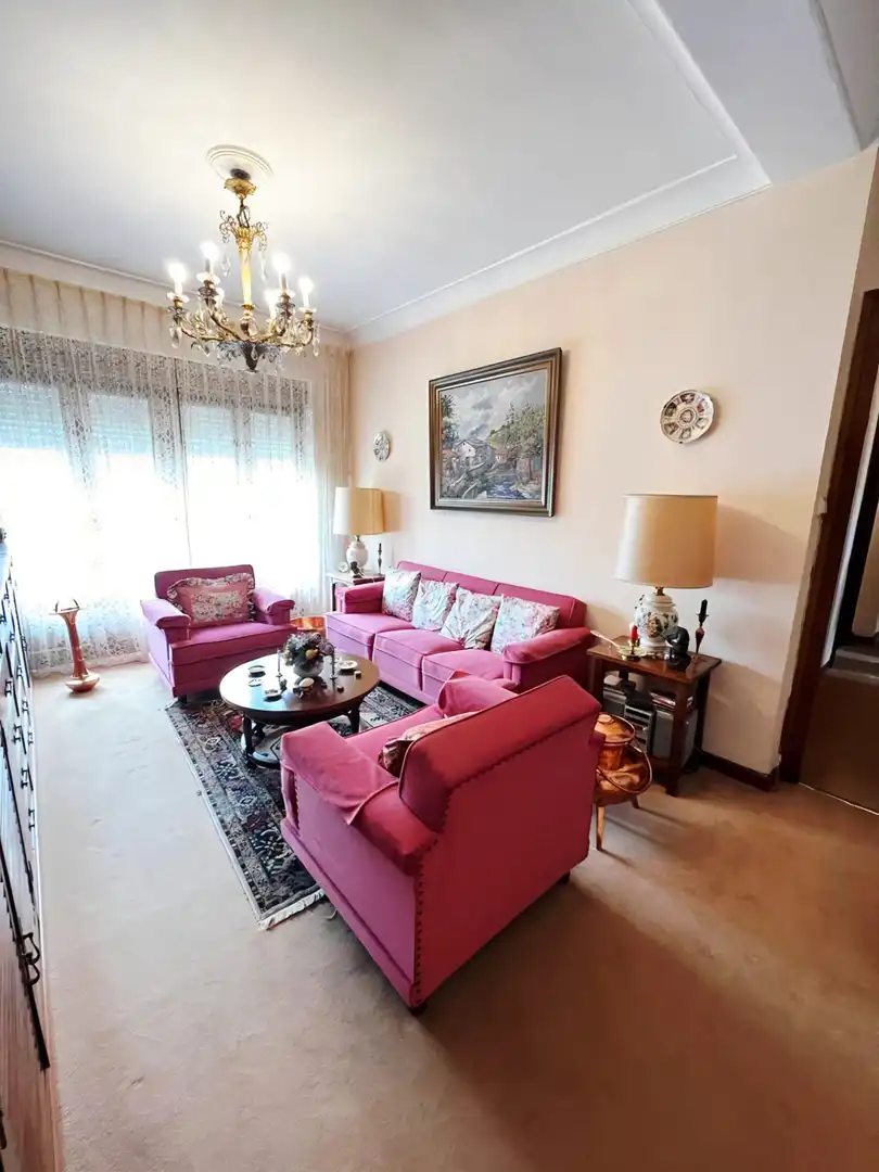 Sala de estar de Piso en venta en Avilés con Calefacción, Parquet y Trastero