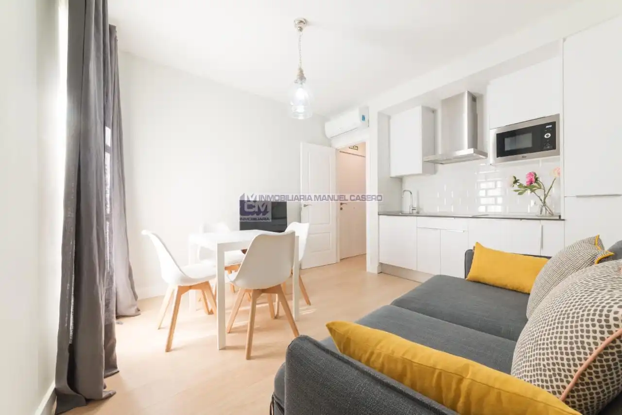 Sala de estar de Apartamento de alquiler en Cáceres con Aire acondicionado, Calefacción y Amueblado