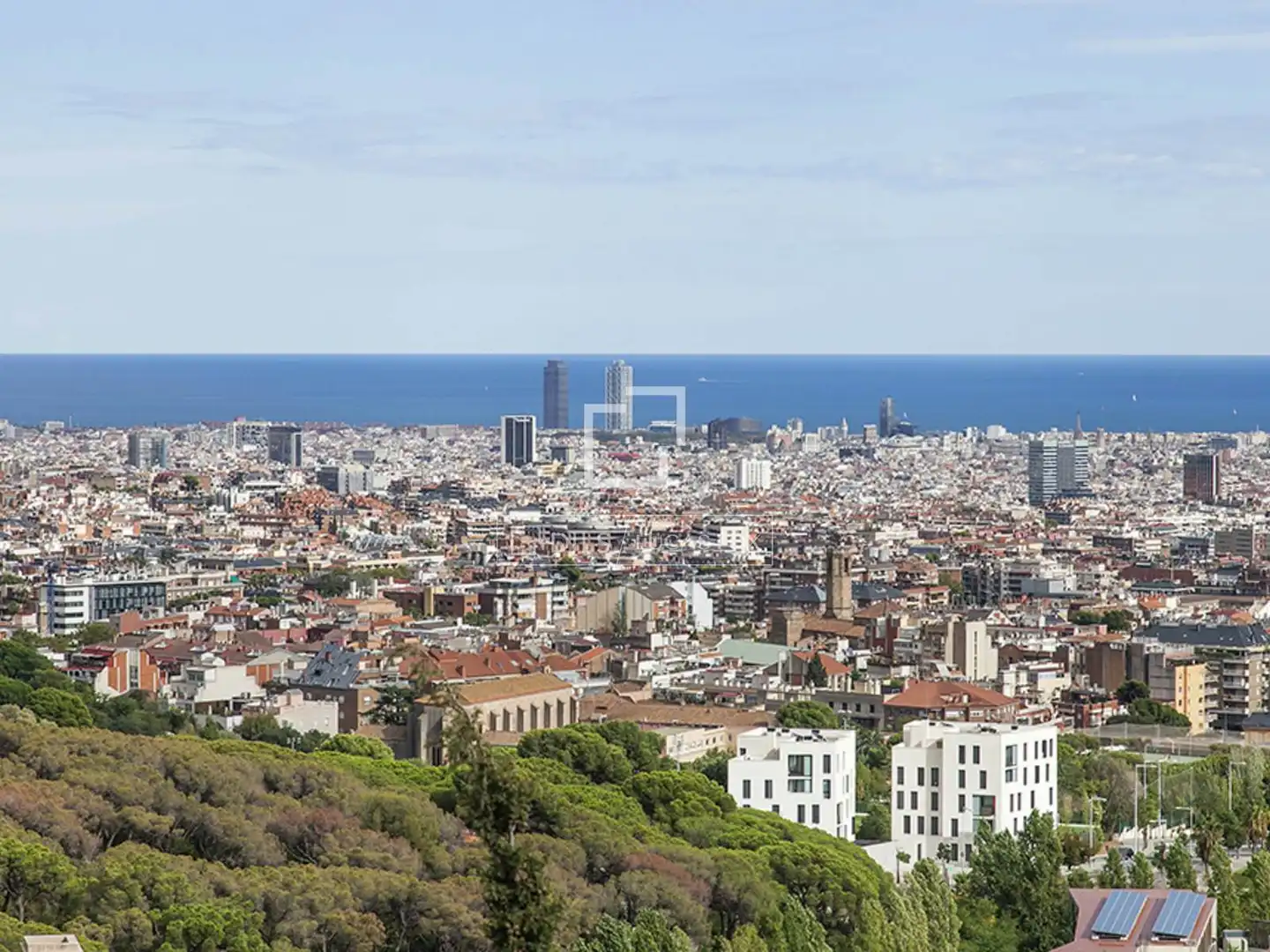 Vista exterior de Casa o xalet en venda en Barcelona amb Aire condicionat, Calefacció i Jardí privat
