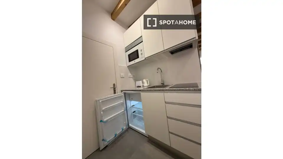 Kitchen of Flat for rent in Barcelona  with Air Conditioner, Heating and Furnished