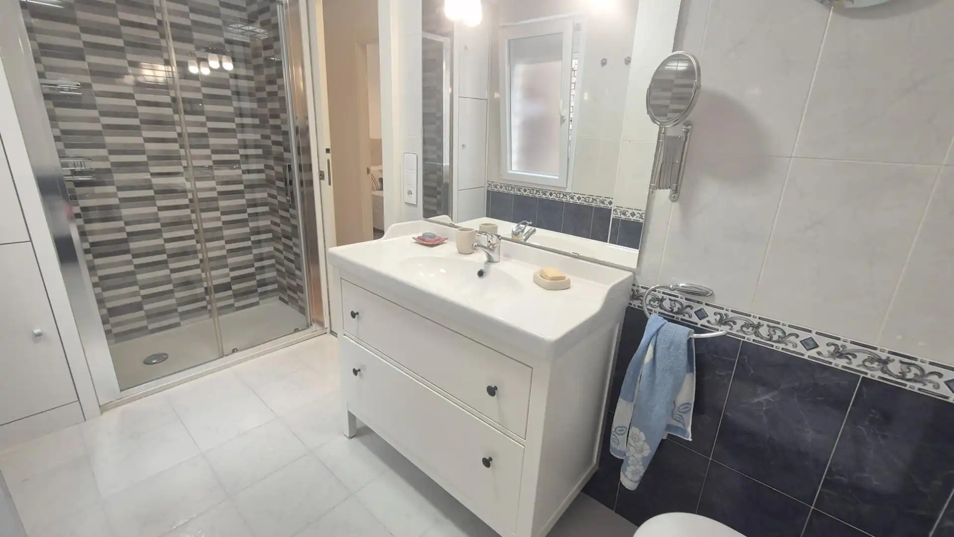 Baño de Piso de alquiler en Salamanca con Calefacción, Parquet y Amueblado