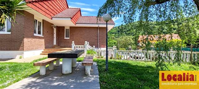 Casa-chalet en Alquiler en Barrio la Cotera en Villaescusa (Cantabria)