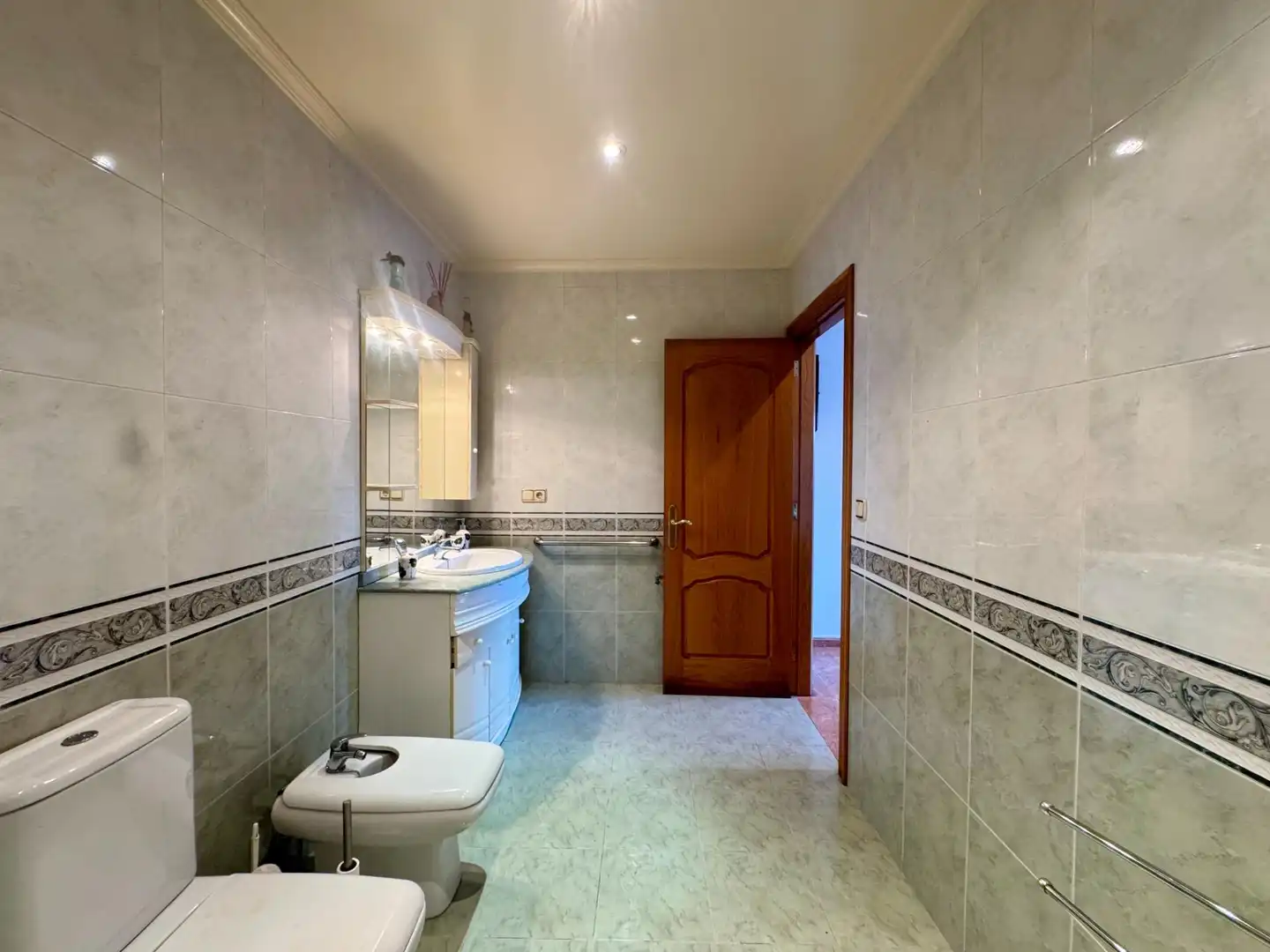 Badezimmer von Haus oder Chalet zum Verkauf in Redondela mit Heizung, Privatgarten und Parkett