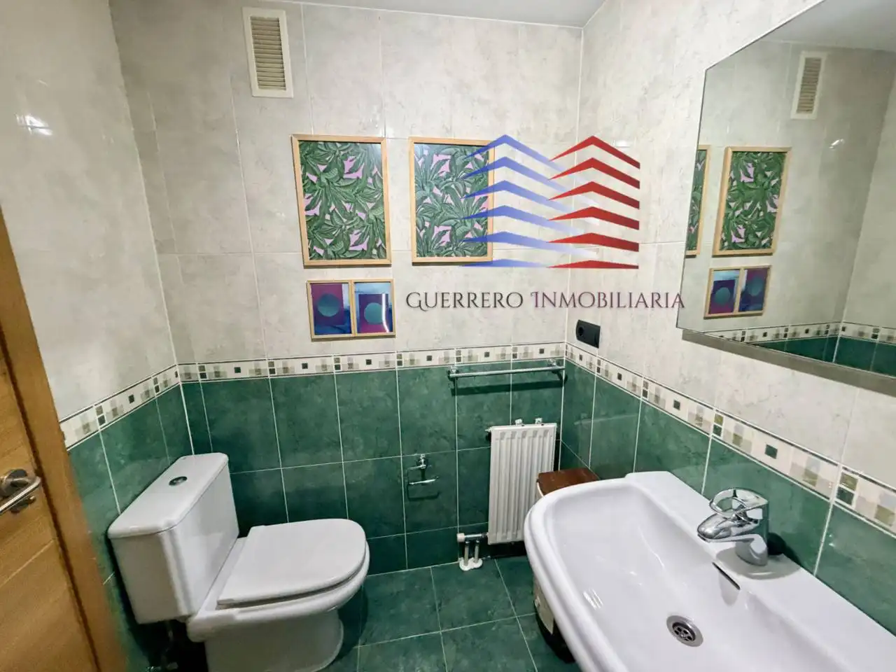 Bany de Apartament en venda en Ourense Capital  amb Calefacció, Parquet i Traster