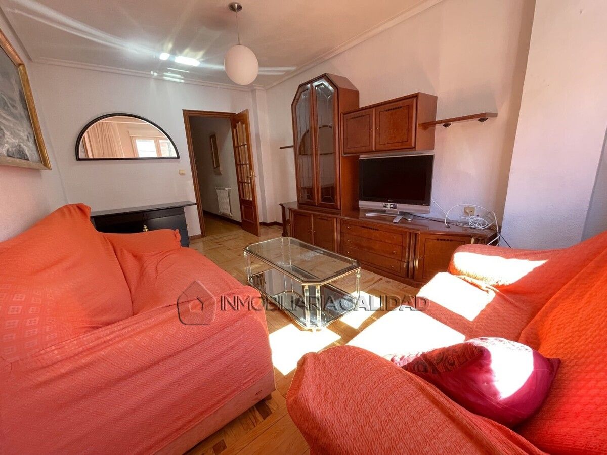 Living room of Flat to rent in Burgos Capital  with Heating, Terrace and Furnished