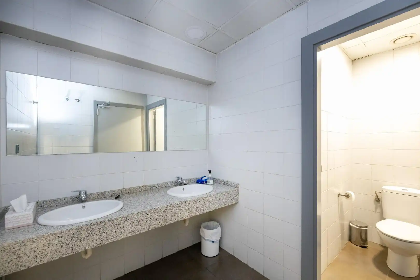 Inmuebles singulares con ascensor en venta en Peligros, imagen 38