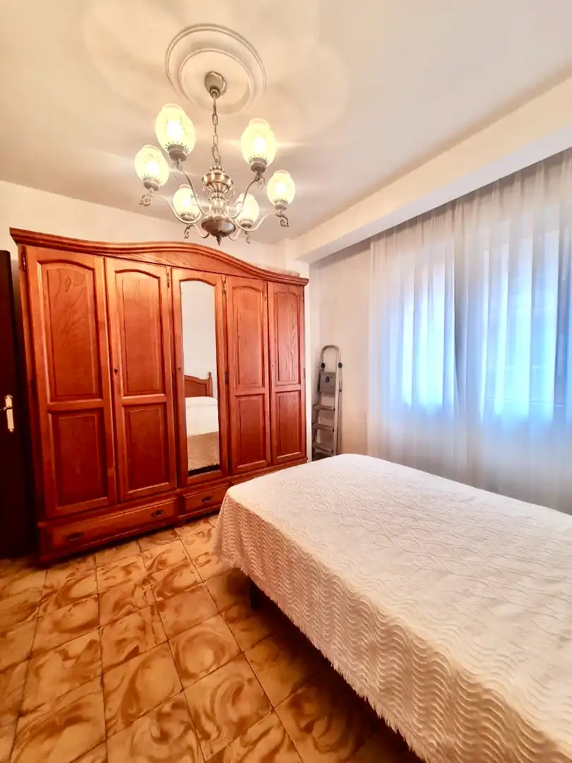 Habitación de Piso en venta en Gijón  con Amueblado