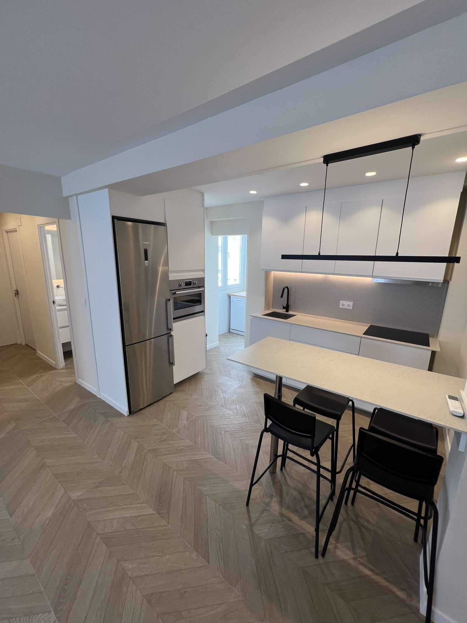 Kitchen of Apartments for share in Burjassot  with Air Conditioner, Heating and Terrace