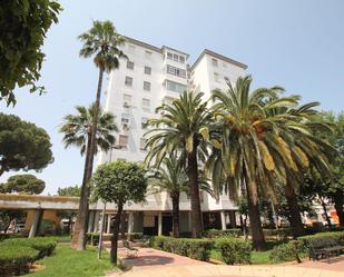 Exterior view of Flat for sale in Dos Hermanas  with Air Conditioner, Private garden and Terrace