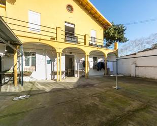 Vista exterior de Casa o xalet en venda en Cerdanyola del Vallès amb Aire condicionat, Calefacció i Jardí privat