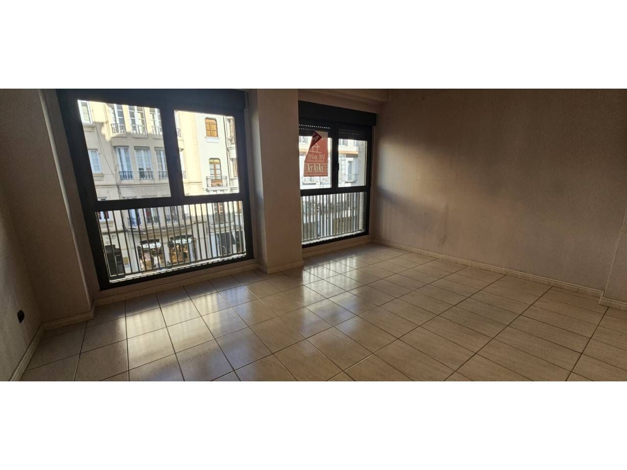 Oficina de alquiler en Ordoño II, Centro Ciudad