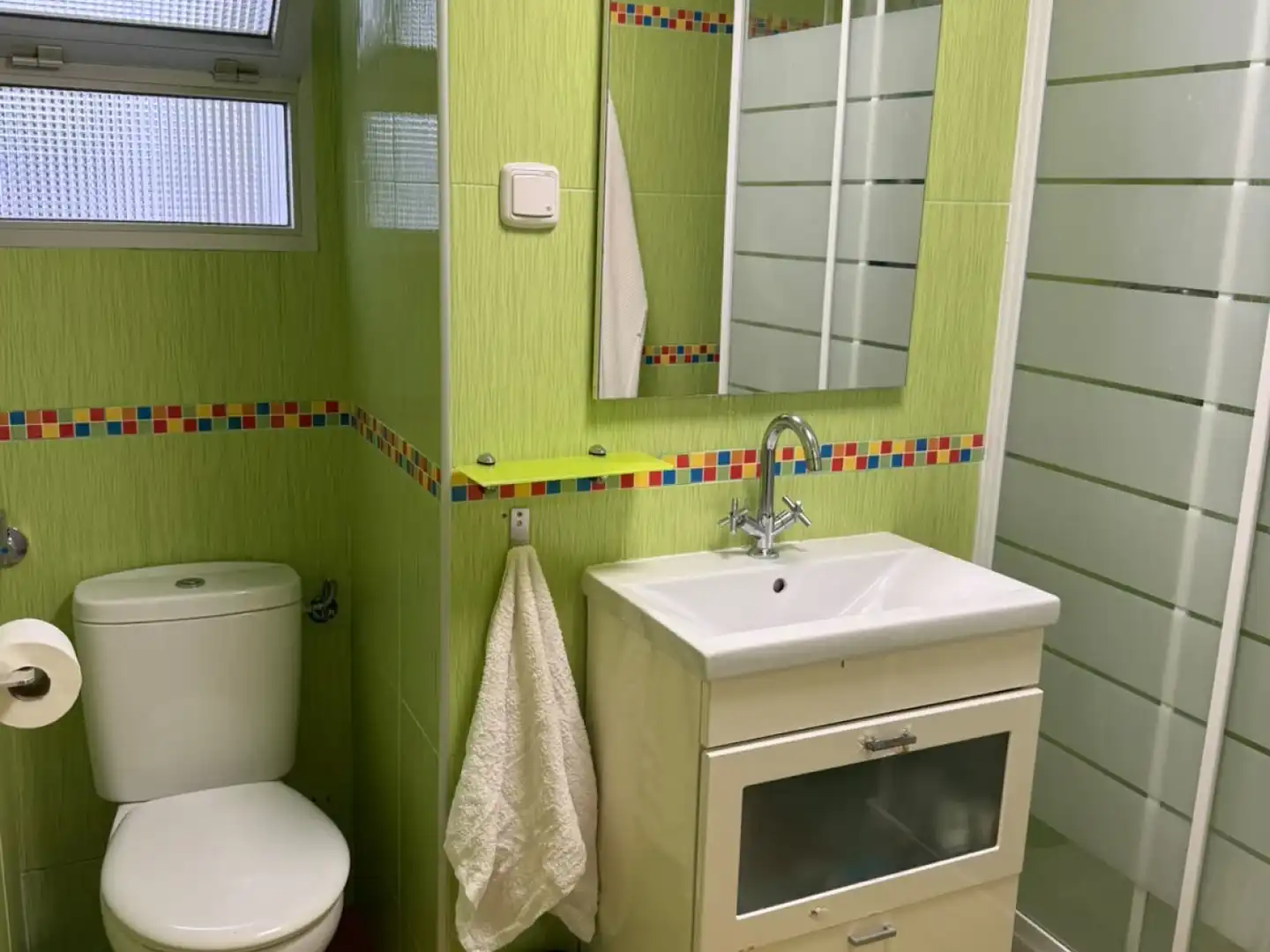 Baño de Piso en venta en Málaga con Aire acondicionado, Amueblado y Lavadora