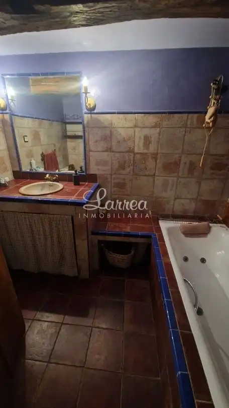 Baño de Finca rústica en venta en Zeanuri con Calefacción