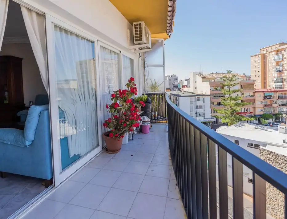 Flat with pool for sale in Puerto Deportivo