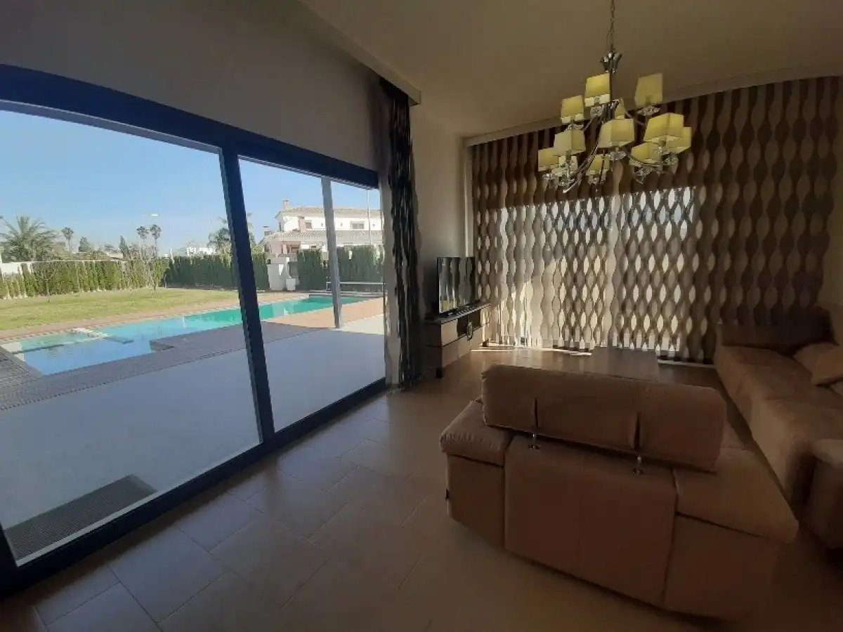 Casa con piscina en venta en Santiago de la Ribera