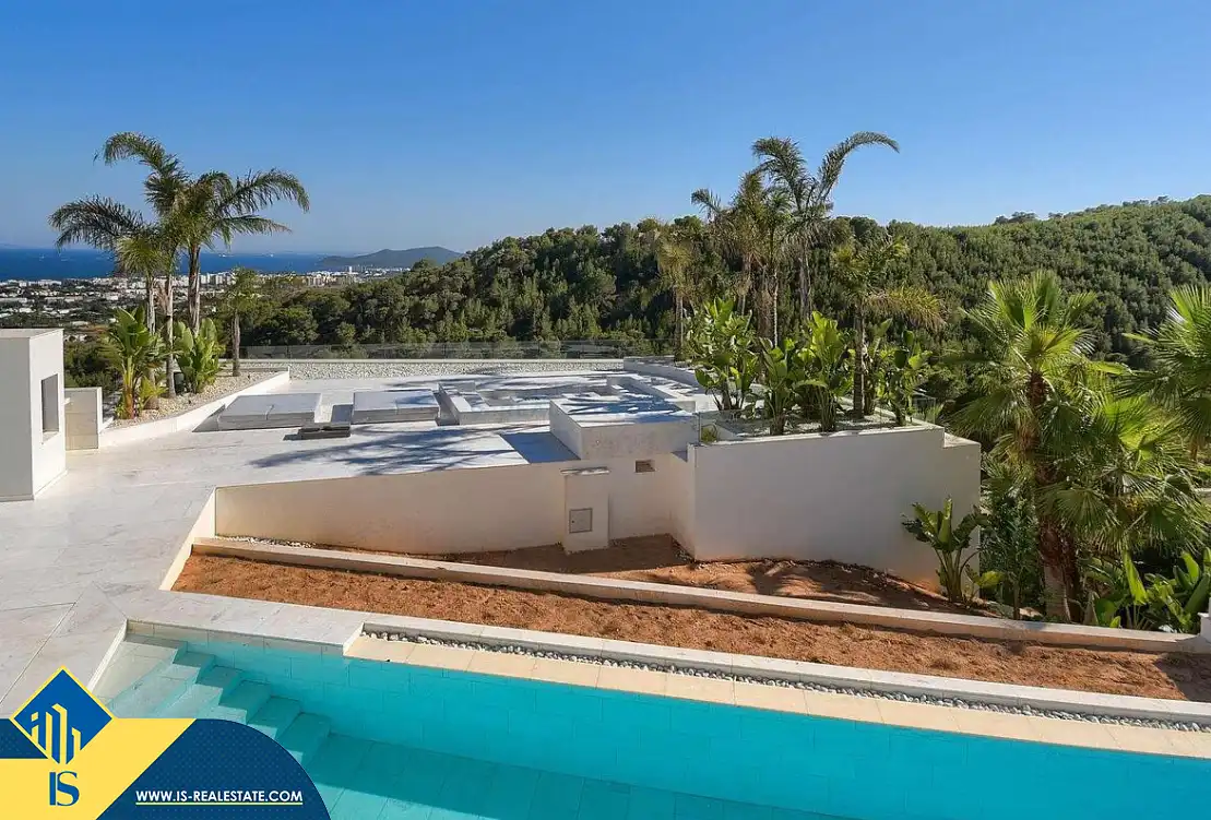 Chalet con piscina en venta en S'Eixample - Can Misses