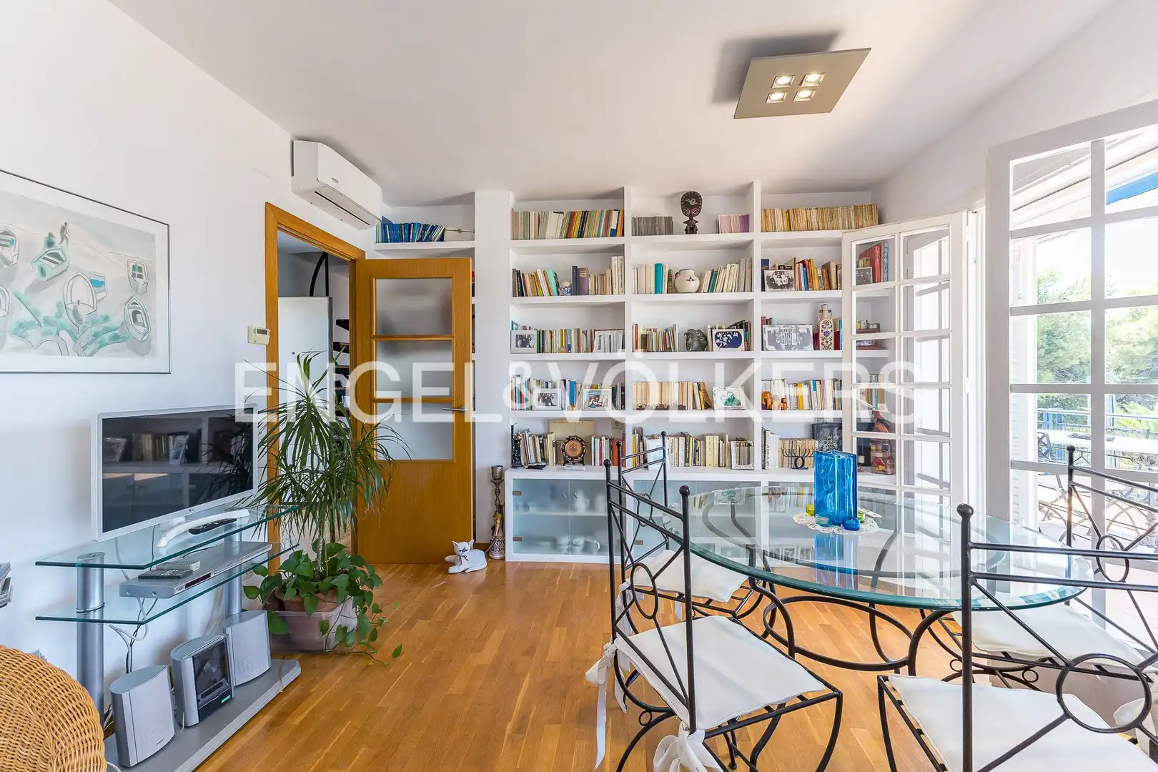 Living room of Attic for sale in Sitges  with Heating, Parquet flooring and Terrace
