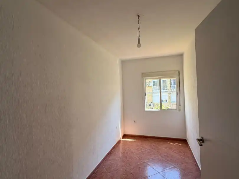 Habitación de Piso en venta en  Sevilla Capital con Aire acondicionado, Terraza y Balcón
