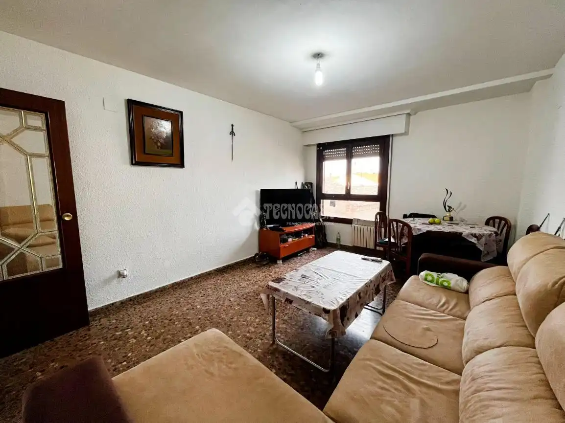 Sala d'estar de Pis en venda en Alagón amb Traster i Balcó