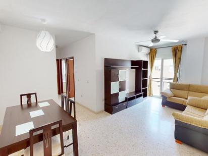 Living room of Flat for sale in  Sevilla Capital  with Air Conditioner