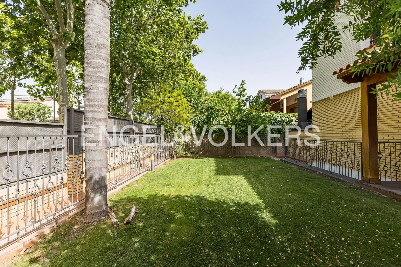 Country homes for sale in Vilanova i la Geltrú  with Air Conditioner, Heating and Private garden