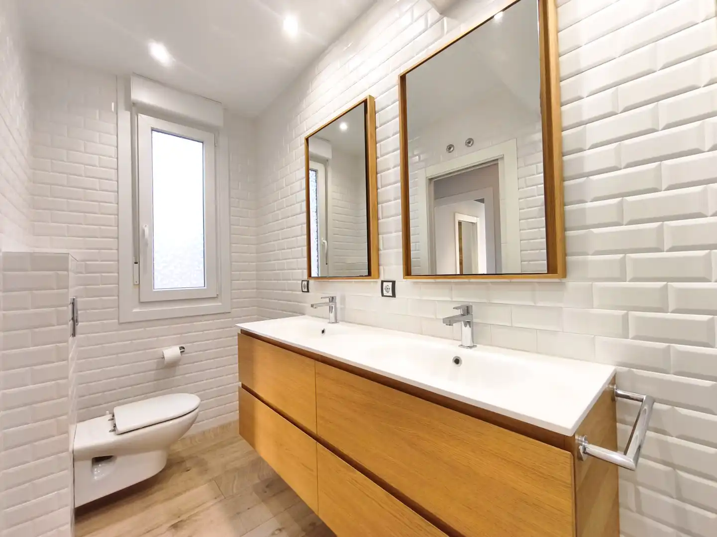 Badezimmer von Wohnung zur Miete in  Logroño mit Klimaanlage, Heizung und Möbliert