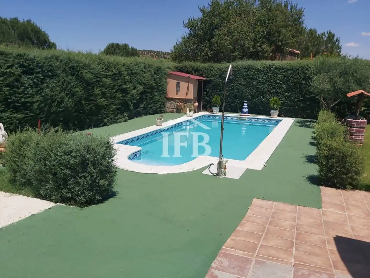 Swimming pool of Country homes for sale in Valverde de Leganés  with Air Conditioner, Heating and Private garden