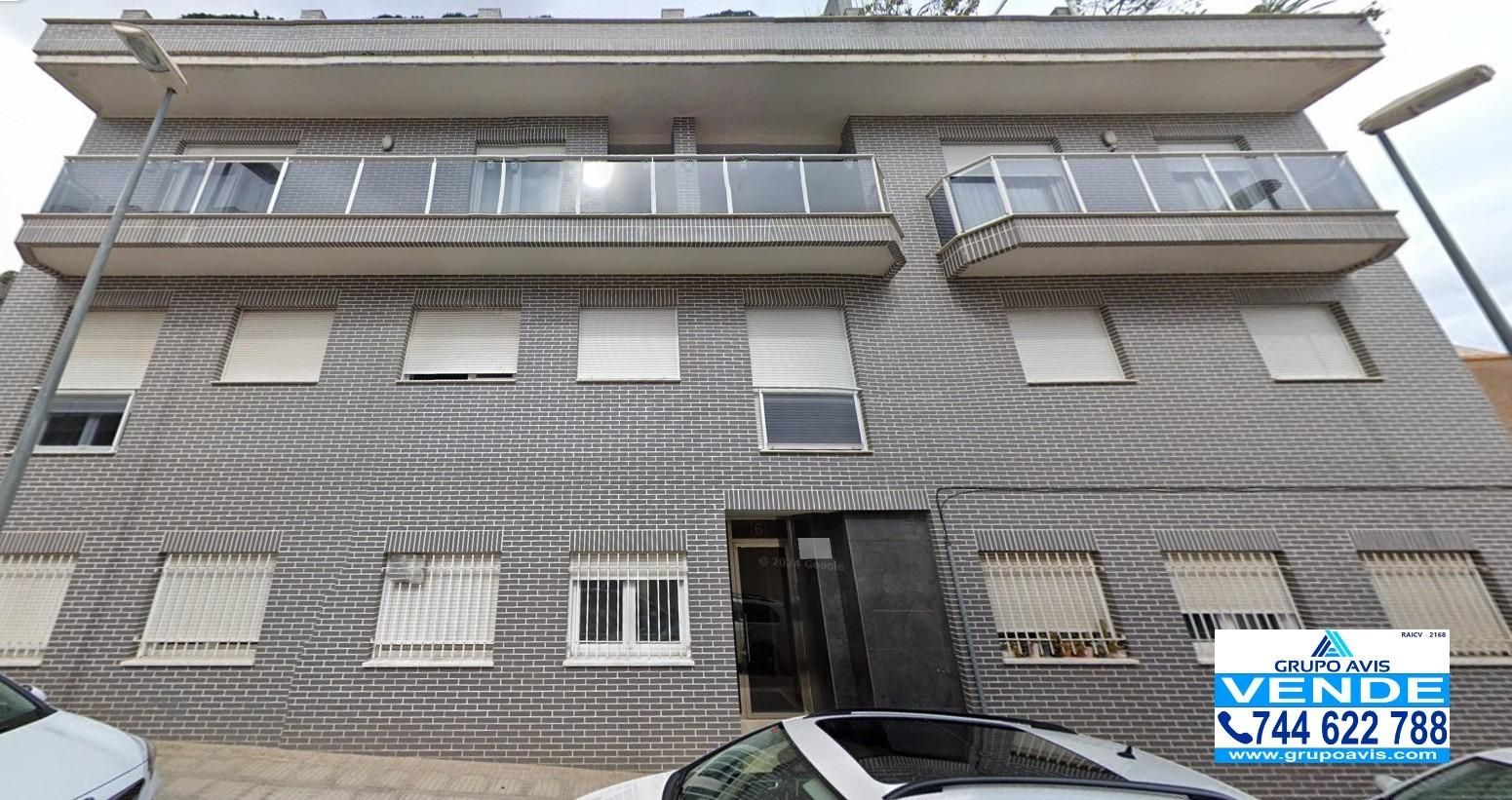 Vista exterior de Garatge en venda en Ador