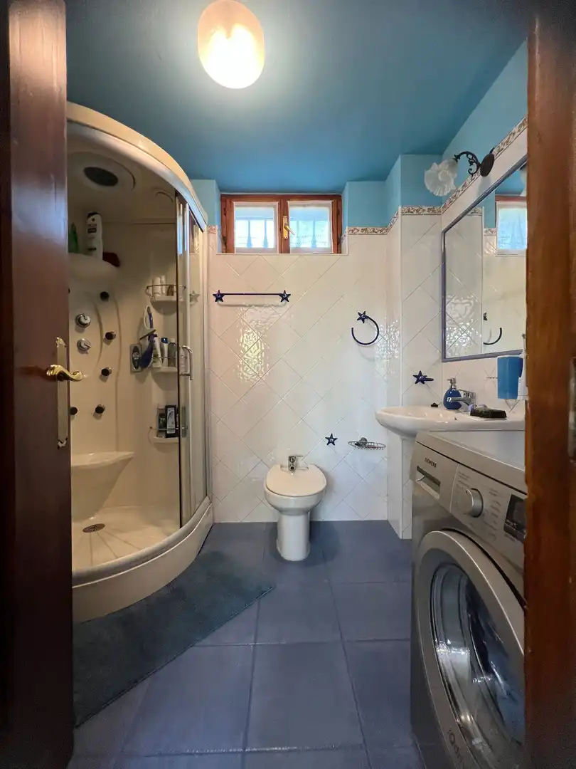 Baño de Casa o chalet en venta en Cangas de Onís con Calefacción, Jardín privado y Amueblado