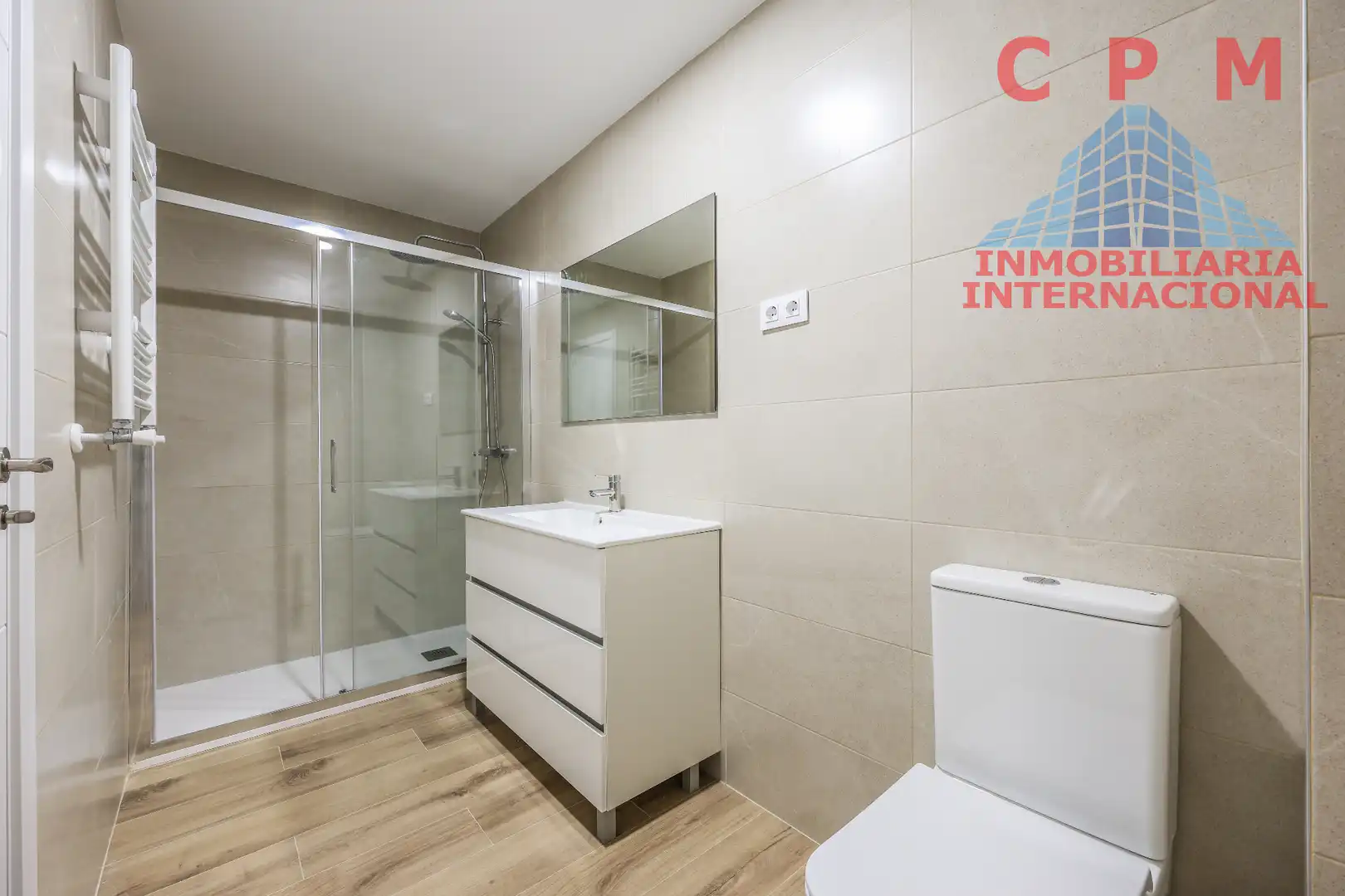 Badezimmer von Wohnung zur Miete in Madrid mit Klimaanlage, Heizung und Parkett